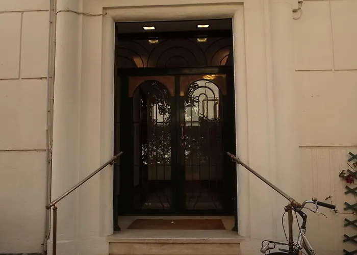 Circus Maximus B&BГотель